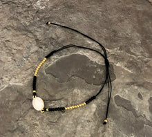 Load image into Gallery viewer, Onyx Mother Of Pearl Bracelet